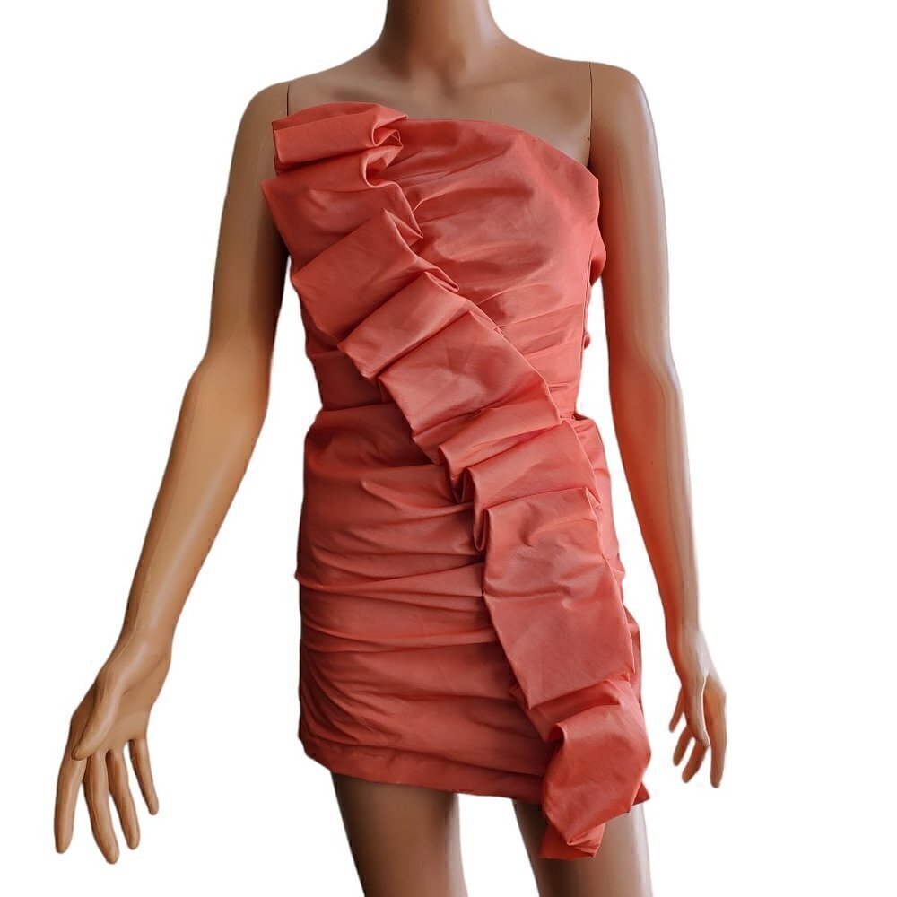 CORAL STRAPLESS DRESS SIZE 3